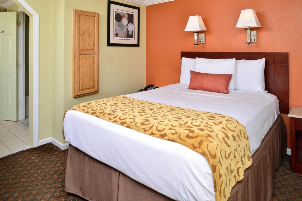 Standard King Room interior