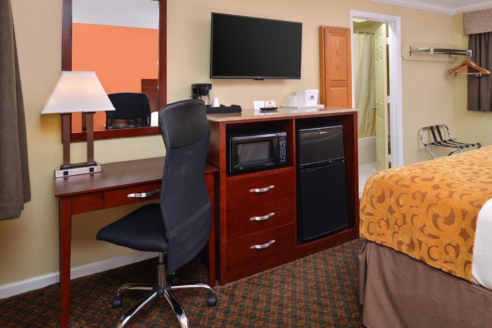 Standard Queen Room interior